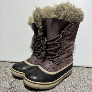 Sorel Joan Of Arctic Insulated Snow Boot plum  Faux Fur Girls Size 2